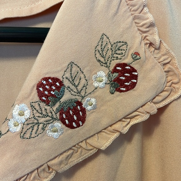 NWOT Simply Retro Strawberry Embroidered Blouse - Picture 3 of 7